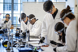 Students in lab.