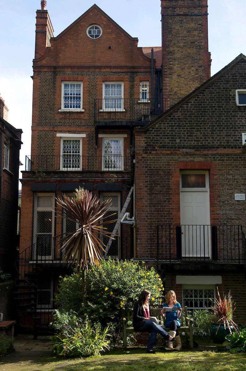 The Wake Forest study abroad program at the Worrell House in London, England, on Wednesday, October 6, 2010. The students outside the Worrell House in London.