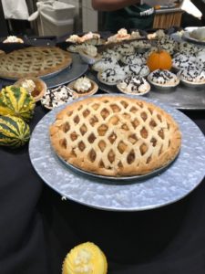 Pitsgiving apple pie