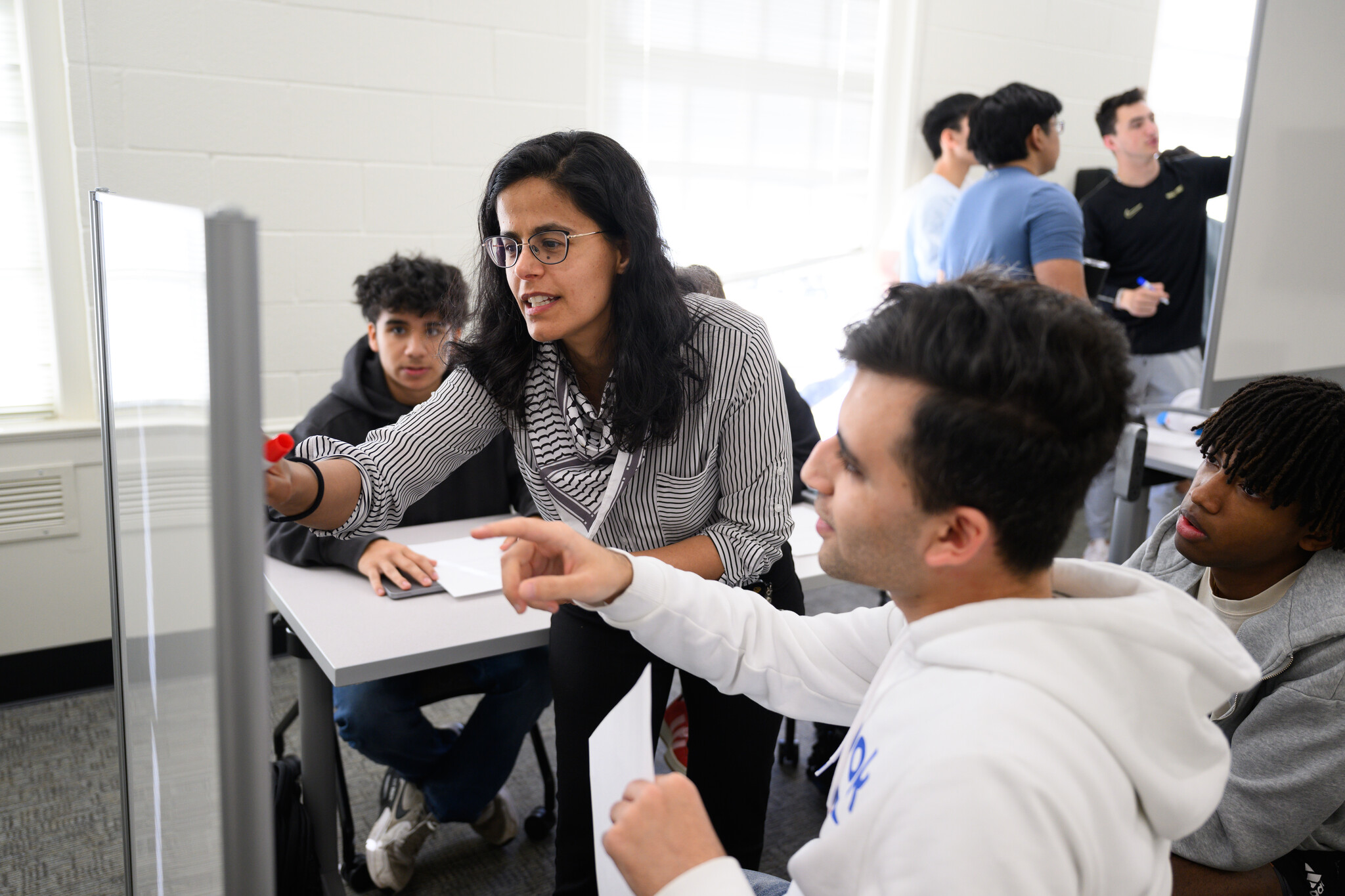 Explainer: The Possibilities of Multi-Agent AI