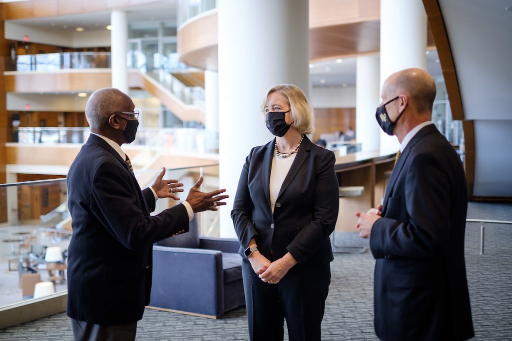 Dr. Susan R. Wente meets Dr. Herman Eure and trustee Matt King.