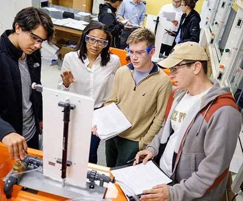 Students working in an engineering class