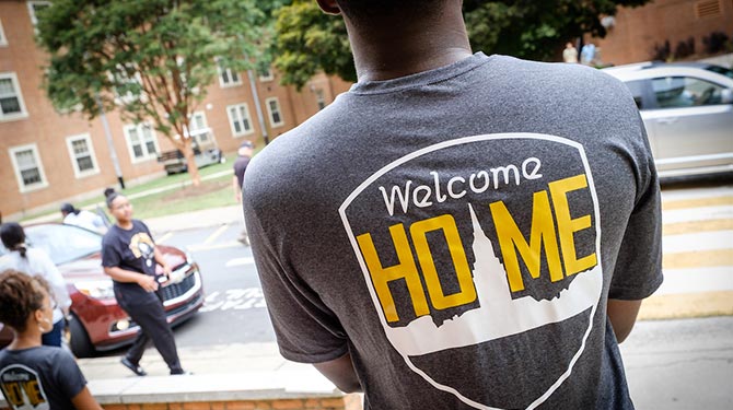 New students arrive on campus for Move-In Day.
