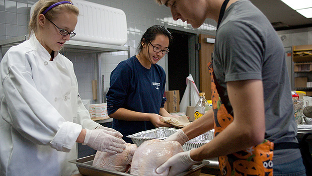 Students preparing turkeys