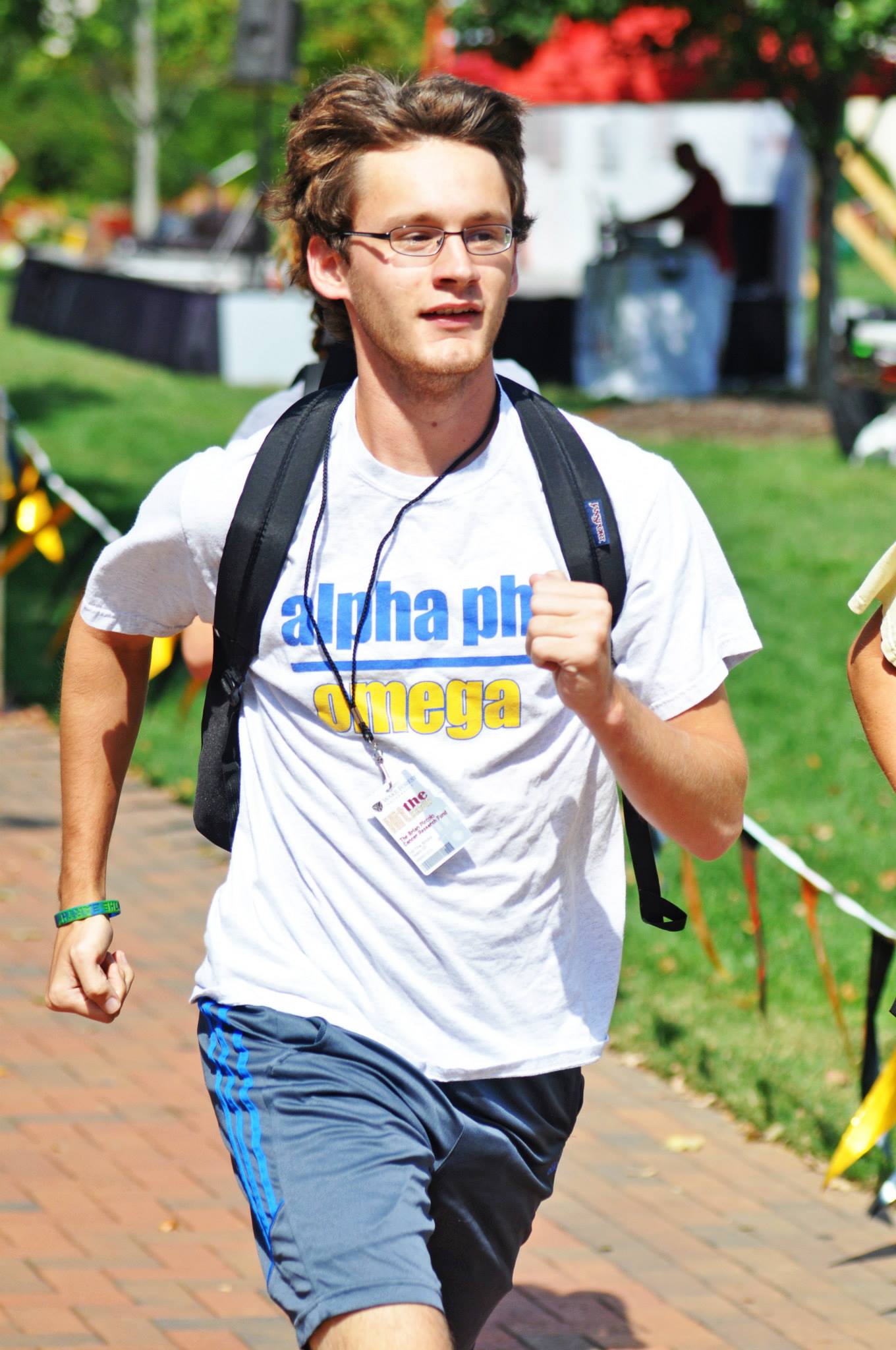 Representing Alpha Phi Omega, Belangia ran in "Hit the Bricks".