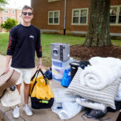 WFU students during move-in day