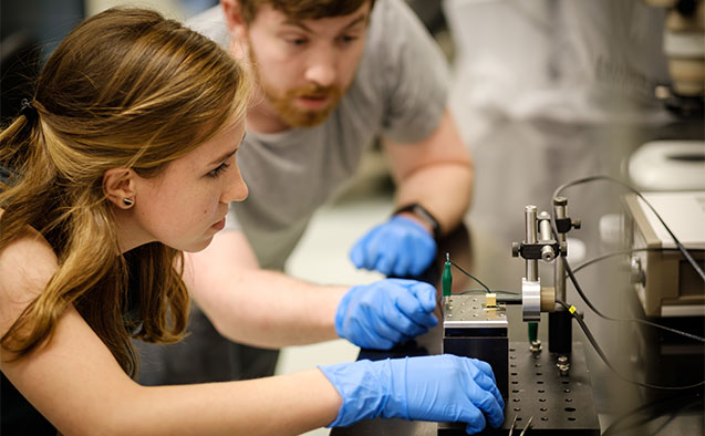Wake Forest University students work in a science lab