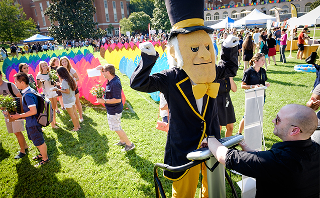 Wake Forest students, faculty, and staff attend the Arrive to Thrive event on Manchester Plaza on Tuesday, August 25, 2015. The event highlights different ways of maintaining an healthy lifestyle on campus.