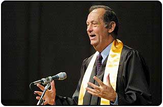 Bill Bradley speaks at convocation