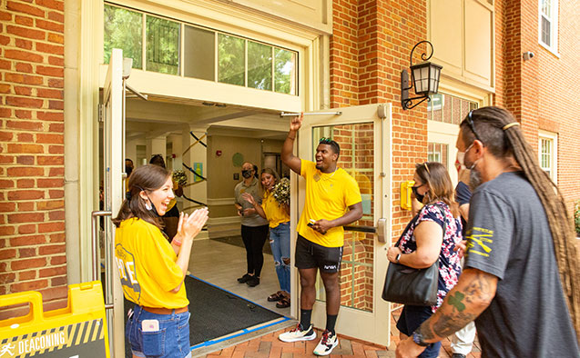 students move in