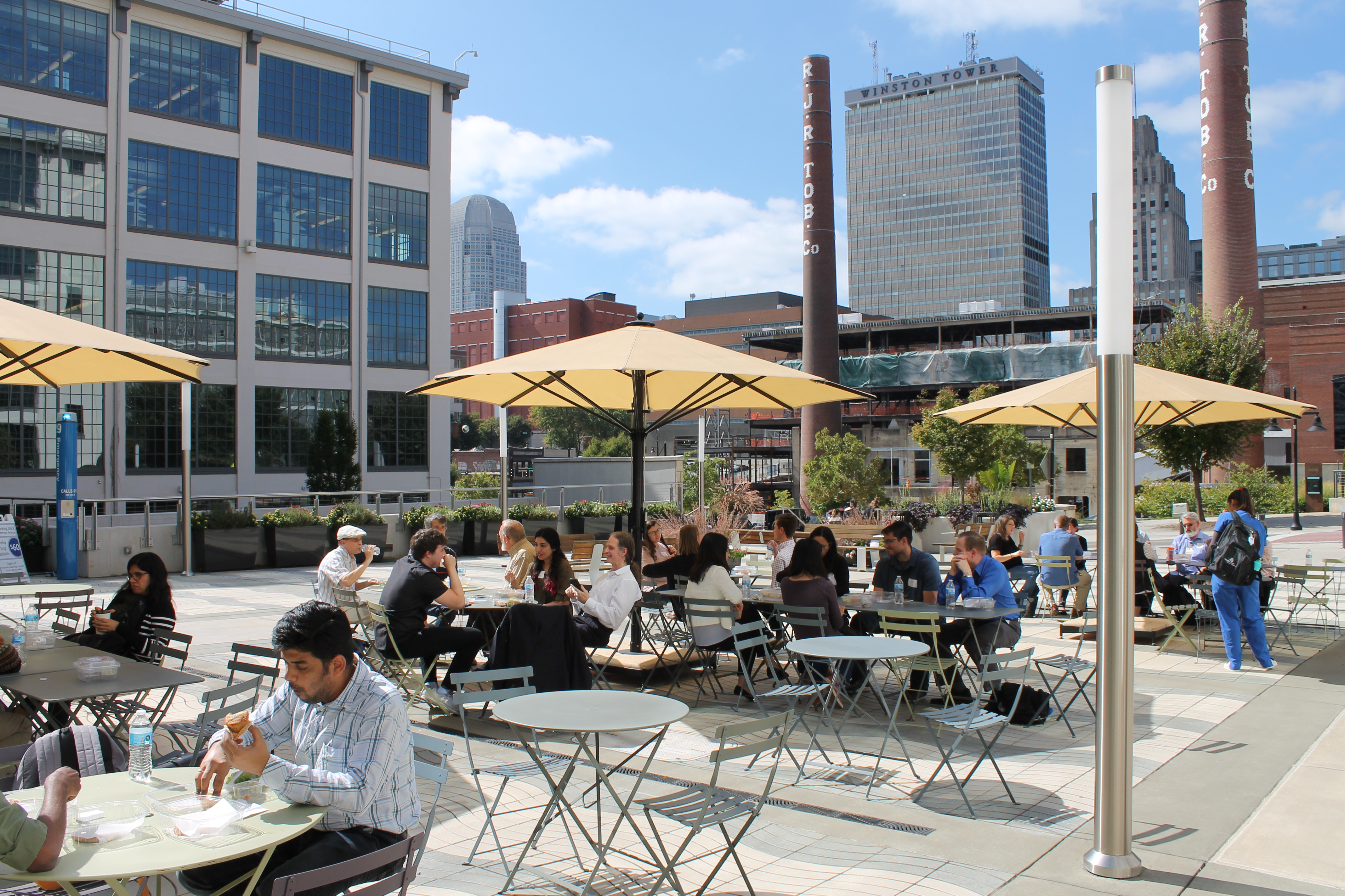 Center for Molecular Retreat 2019 Lunch in the Courtyard