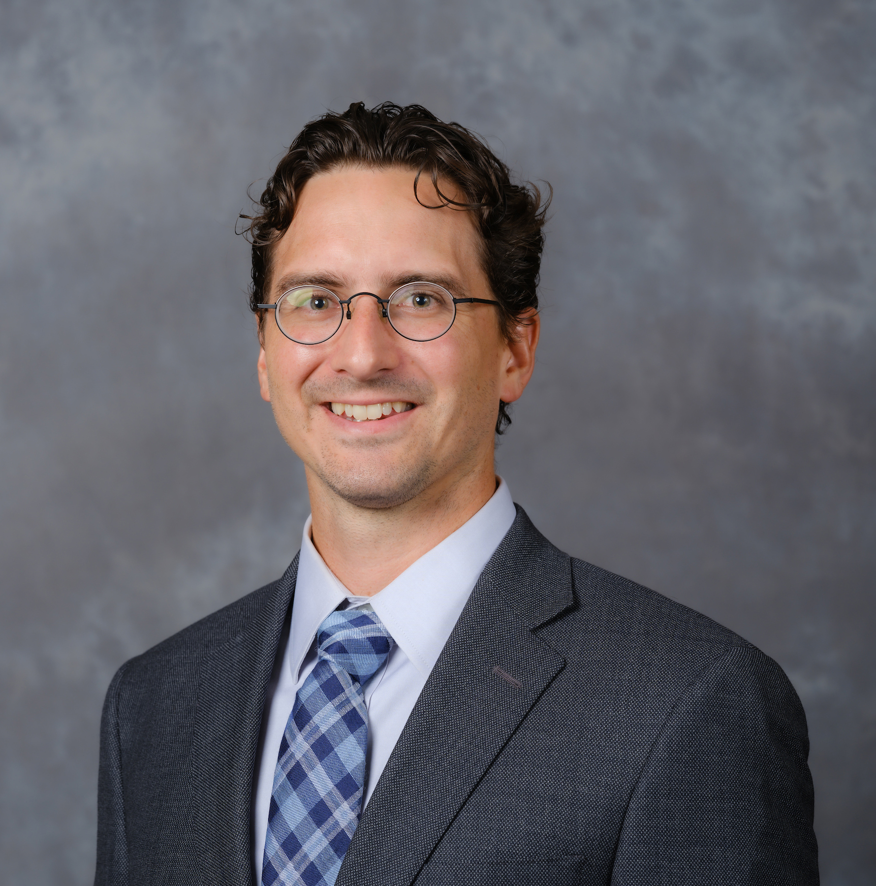 Dr. Carlos Kengla