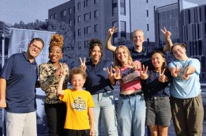 group photo of students and faculty