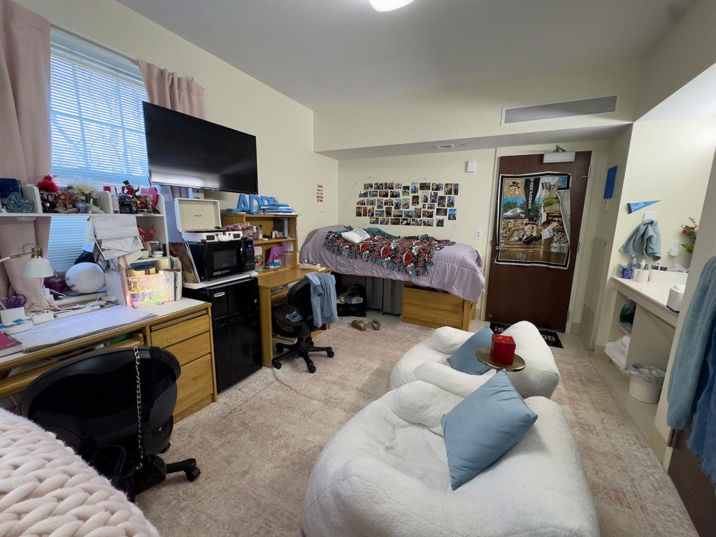 Hopkins Hall, Double