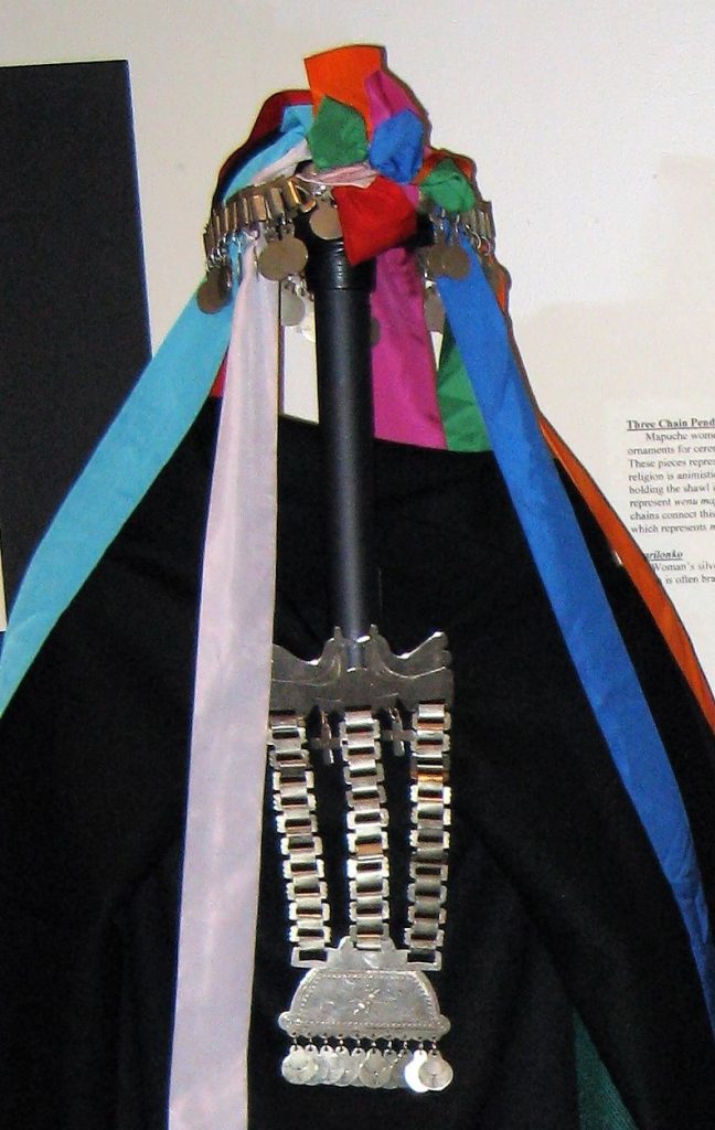 Mapuche women's accessories