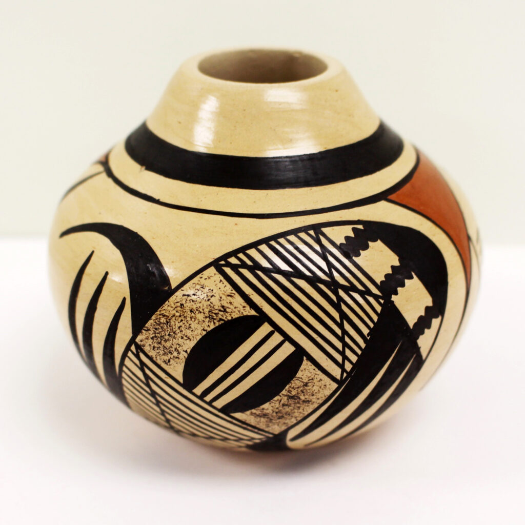 Small Hopi pot