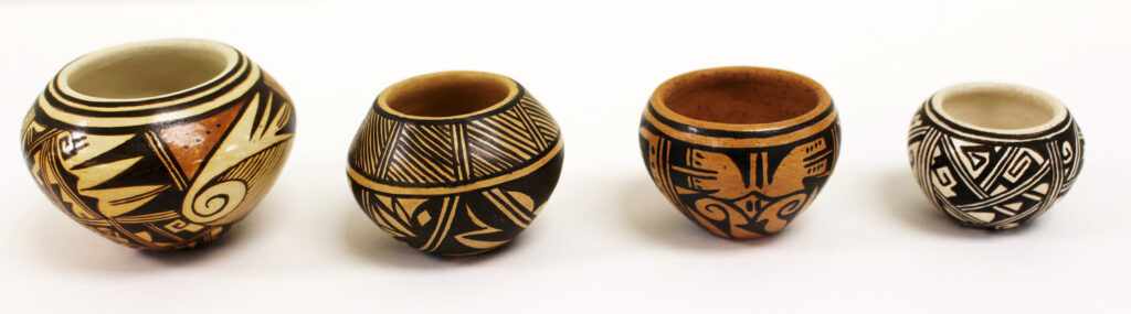 Hopi mini pots