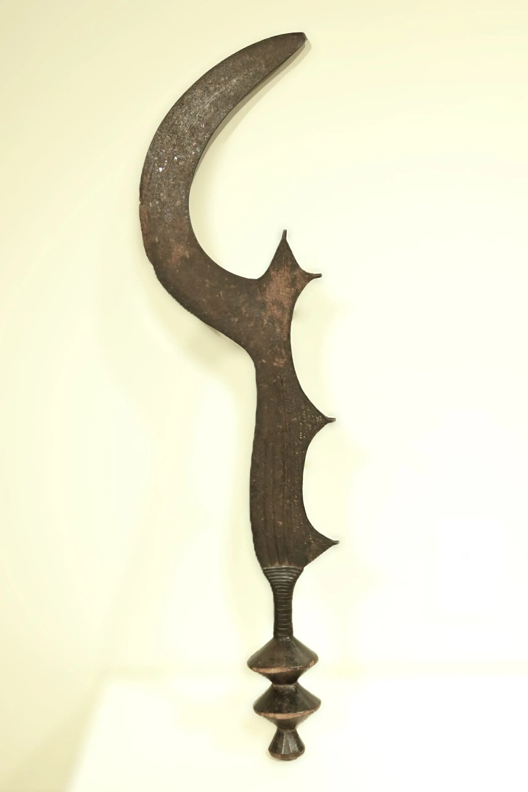 Sword with curves in the blade