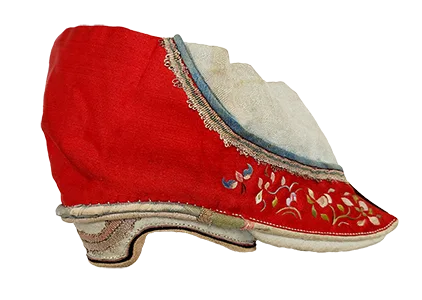red lily shoe
