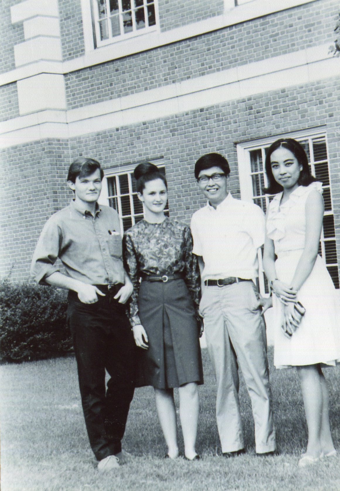 Yuki Hijiya (third from right) with other students from the International Club.