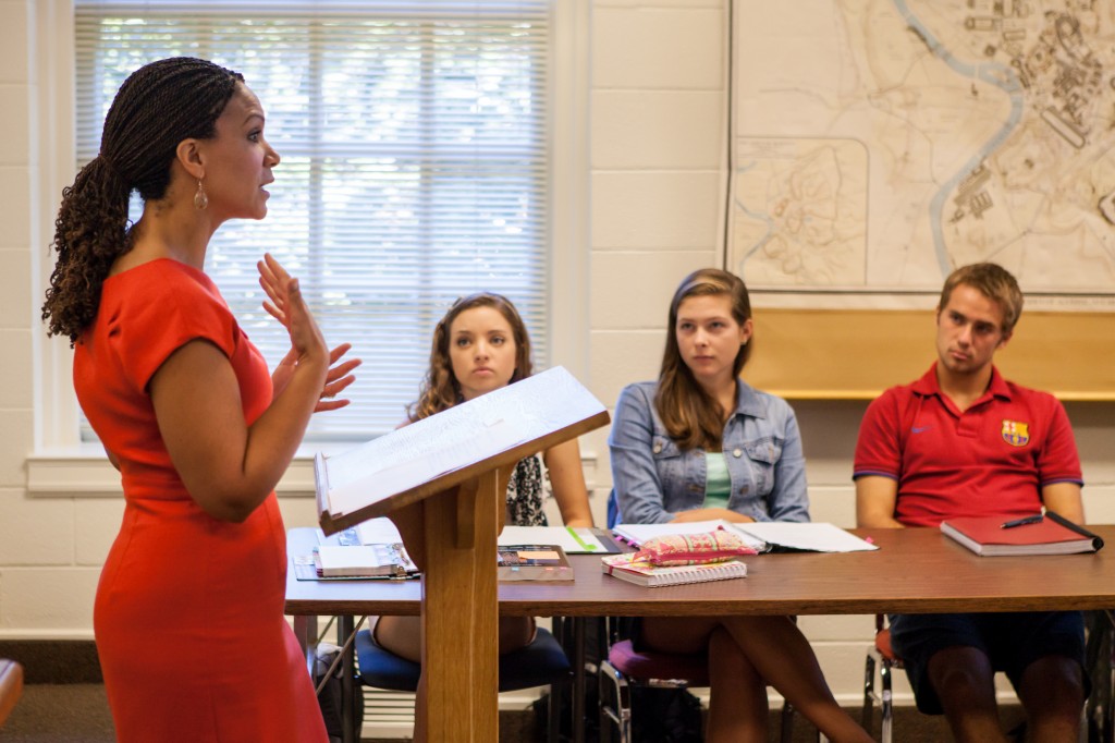 Melissa Harris-Perry ('94) speaks to a political science class during a visit to Wake Forest in 2012.