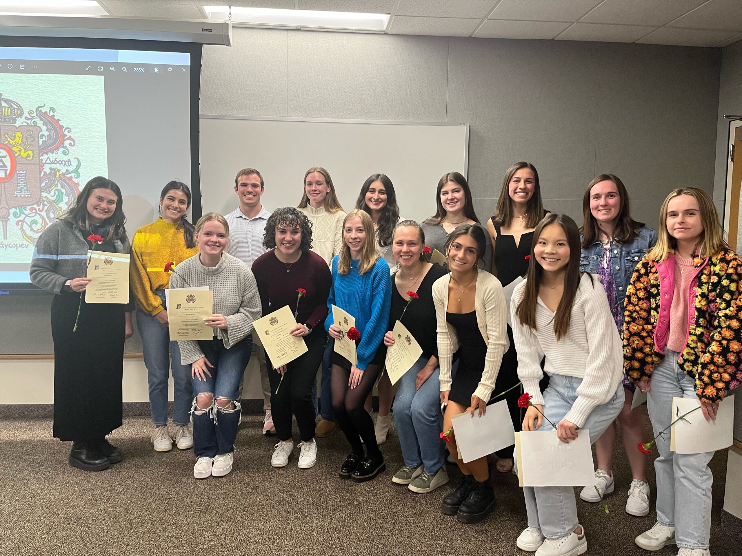 2023 Inductees of Sigma Delta Pi Spanish Honor Society pose with their certificates