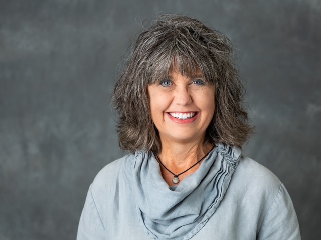 Brook Davis headshot