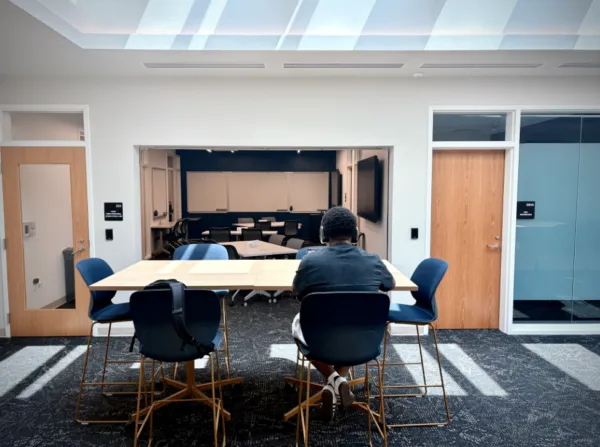 The HPC lab is a collaborative space that features a variety of private huddle rooms and flexible, open work space for students, faculty, and staff to work together on computational research projects. 