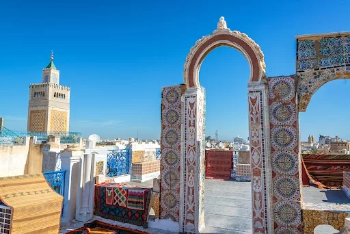 Tunisia arch