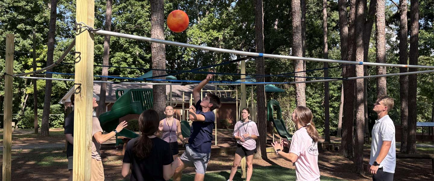 Students participate in Summit: Christian Life Pre-Orientation program