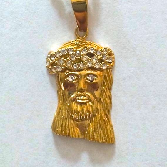 Figure 2. Gold Jesus Piece detailed with gems. © ZiaLater, Wikimedia Commons, CC BY-SA 4.0, no changes made.