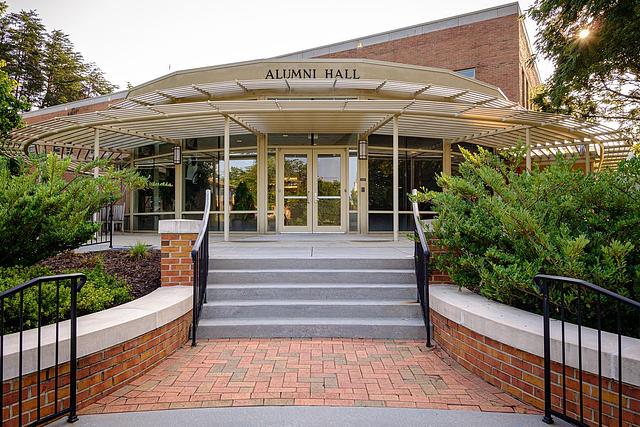 Surplus ‘shopping’ at Alumni Hall | Inside WFU