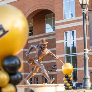 homecoming black and gold balloons